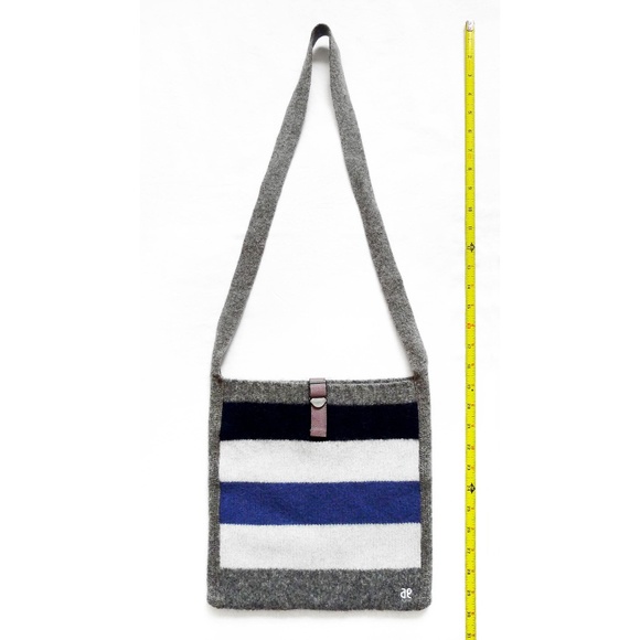 NWOT AMERICAN EAGLE Lambswool Striped Crossbody/Messenger Bag (10.75" x 11") - Picture 1 of 7